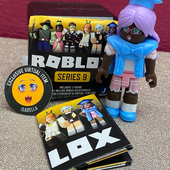 Roblox Celebrity Series 9 Star Sorority Isabella Moondust Isabella Face code - Picture 3 of 6